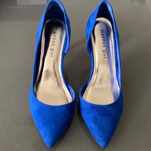 Peacock blue suede pumps